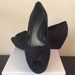 Simply Vera Vera Wang Wedges